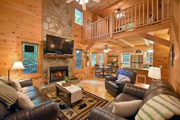 شقق خاصة سياحية Private, Nature, Jetted Tub, Fire Pit, Easy Access. Great Family Vacation Property!