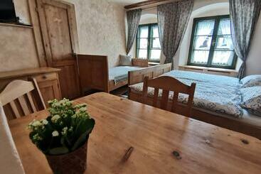 شقق خاصة سياحية Světnice U Koudelníka