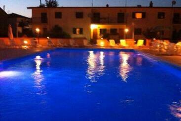 דירות לתיירים Taverna Anto