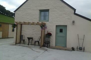 شقق خاصة سياحية The Little Cow Shed