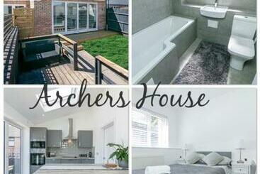 ツーリストアパートメント Archers Lodge