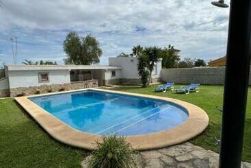 شقق خاصة سياحية Chalet En La Barrosa, Piscina+bbq+grifo De Cerveza