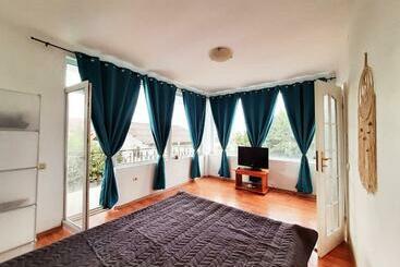 관광객 아파트 Cozy Summer Residence Sun Studio