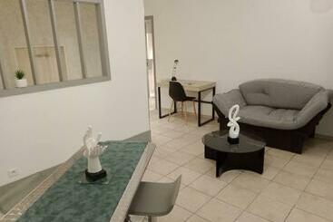 شقق خاصة سياحية Fully Equipped Apartment