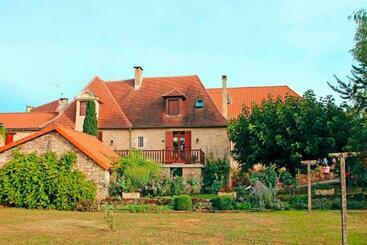 游客公寓 Maison Confortable A Cherveix Cubas 60 M² Avec Jardin Prive