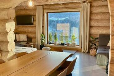 Жильё для туристов Zrubová Chata Panorama Family