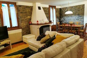 דירות לתיירים The Family Stone House Dolomiti Cortina