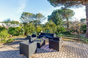 דירות לתיירים Villa Carole Yourhosthelper