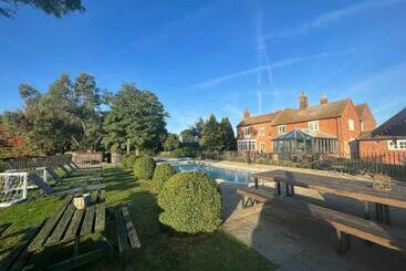 شقق خاصة سياحية Warren Farm Farmhouse Nr Oxford