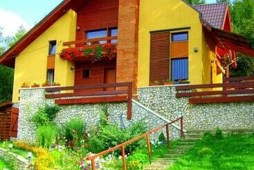 Жильё для туристов Cabana Mary Plast