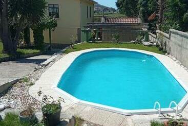 ツーリストアパートメント Casa Con Piscina Al Lado Del Mar En Viladesuso