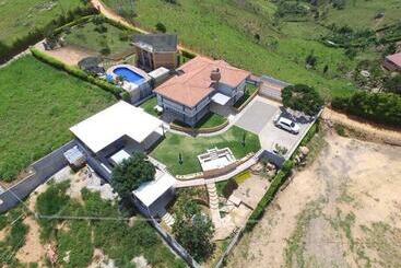 شقق خاصة سياحية Casa Valderrama   Ruitoque Hermosa Casa Mágica Llena De Naturaleza