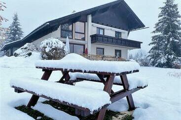 דירות לתיירים Fewo Berk