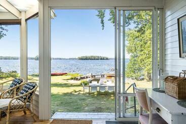 דירות לתיירים Lovely Cottage With Fantastic Location And Own Lake Plot By Helgasjon, Vaxjo