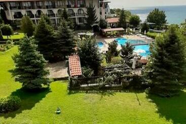 Жильё для туристов Complex Monastery 1 Marina Dinevi Saint Vlas