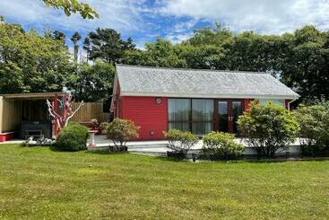 דירות לתיירים Meadowside Lodge With Hot Tub