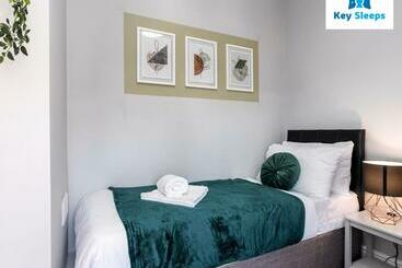 דירות לתיירים Modern & Central Three Bedroom House By Keysleeps Doncaster With Free Parking & Dsa