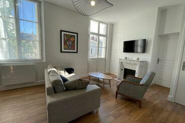 Жильё для туристов Appartement Le Corneille Centre Ville Climatisé
