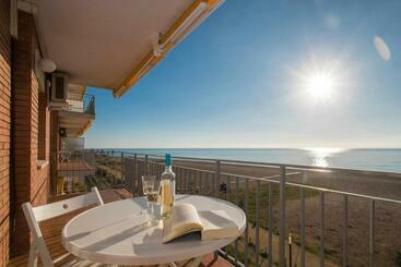Жильё для туристов Maresme Beach Apartment