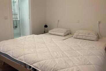 Жильё для туристов Cozy Panorama Flat By The Beach