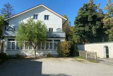 ツーリストアパートメント Ferienwohnung Am Franziskanergarten