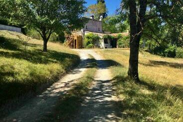 Жильё для туристов Gîtes Du Puyjovent Côté Forêt à 15 Minutes De Crest, Vue Panoramique, Calme