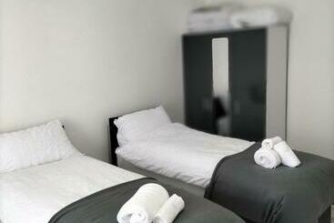 ツーリストアパートメント Remaj Service Accommodation, Sleep 7