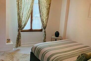 דירות לתיירים Charmant Appartement Au Cœur De Levroux