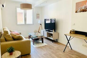 דירות לתיירים Thuir, Charmante Maison T2 Climatisée