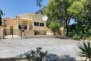 Жильё для туристов Villa Rosa   La Marina Urbanisation