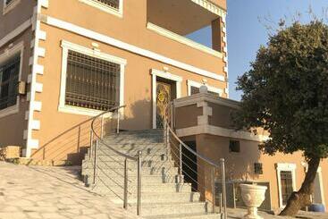 آپارتمانهای توریستها Abu Hossam S Chalet