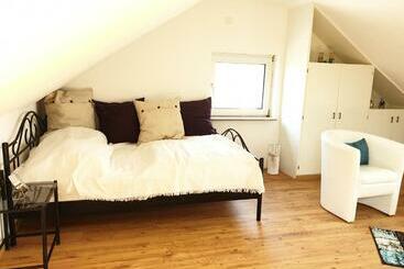 관광객 아파트 Apartment, Boxspringbett, Ruhige Lage, Kassel Nähe