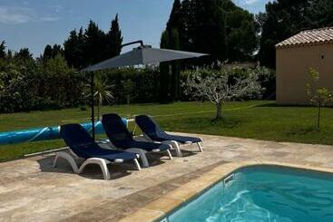 ツーリストアパートメント Magnifique Maisonnette Dépendance Avec Piscine