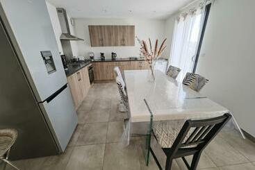 游客公寓 Maison Neuve Contemporaine Parking