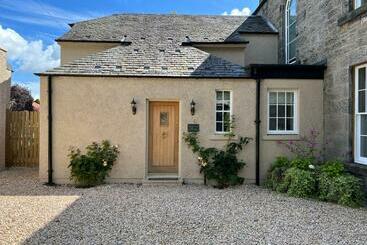 דירות לתיירים Quaint Self Contained Cottage Near Edinburgh
