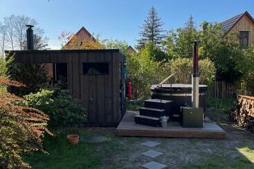 ツーリストアパートメント Traumhaff  Endless Summer Loft, Privates Nordicspa, Kamin, Hund, 400m Zum Wasser
