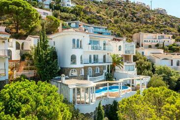 Жильё для туристов Welcs Villa De Lujo 029 Emp Con Vistas Impresionantes