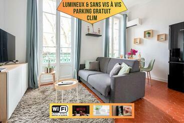 ツーリストアパートメント Bao Location   Idéal Pro & Couple   Animaux Acceptés   5min à Pied Centre Ville & Port   Commerces