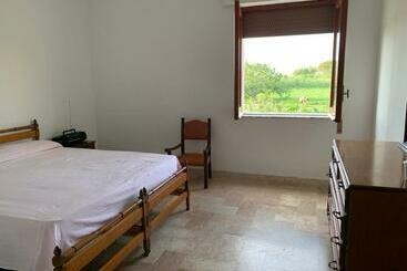 דירות לתיירים Casa Vacanze Trainiti