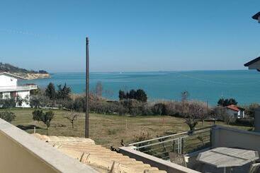 شقق خاصة سياحية La Casa Degli Aranci