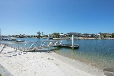 דירות לתיירים Moondance 1