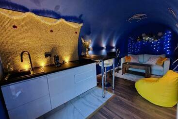 ツーリストアパートメント Quirky Vaulted Flat With Terrace