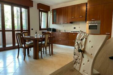 Жильё для туристов Appartamento Pero Fiera Milano Figino