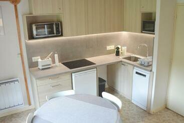 Жильё для туристов Appartement Lumineux, 6 Personnes Avec Balcon, Parking, Wifi à 900m Du Centre De Châtel Fr 1 198 2