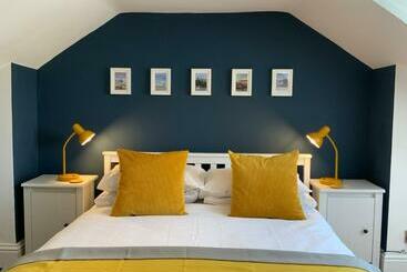 דירות לתיירים Charming Cottage Mins From Chichester City Centre