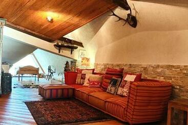 Жильё для туристов Hostdomus   Weekend Apartments