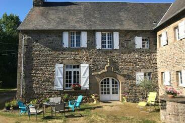 דירות לתיירים Le Manoir De La Lande