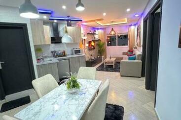 ツーリストアパートメント Ramo House Central Comfort With Views