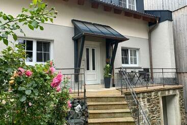 ツーリストアパートメント Ferienwohnung Leimitz