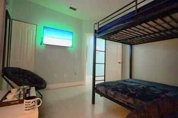 דירות לתיירים Marlins Park Suites   Apartment 4   Cafe Colada Suite